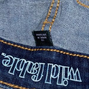 medium washed skinny jeans